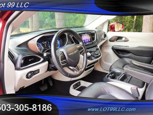 Used 2017 Chrysler Pacifica Touring-L FWD image 12