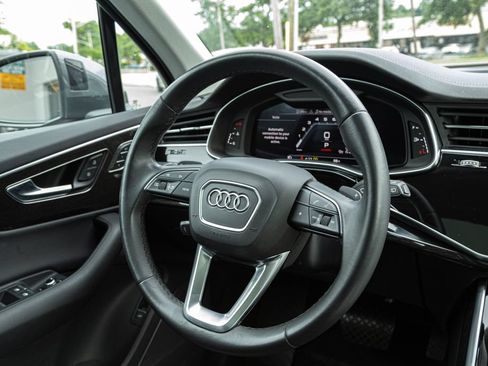 Used 2023 Audi Q7 2.0T Premium w/ Convenience Package AWD/4WD image 17