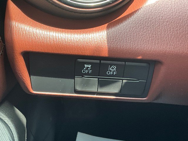 Used 2019 MAZDA MX-5 Miata RF Grand Touring RWD image 17