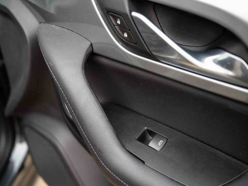 Used 2019 Chevrolet Blazer LT image 30