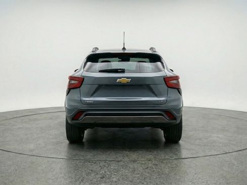 Used 2025 Chevrolet Trax LT image 7
