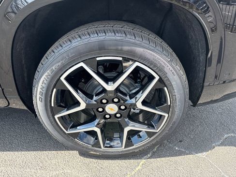 New 2026 Chevrolet Traverse High Country w/ LPO, Floor Liner Package FWD image 21