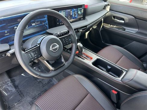 New 2026 Nissan Kicks SR FWD image 31