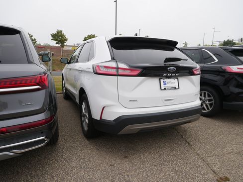 Used 2024 Ford Edge SEL AWD/4WD image 6