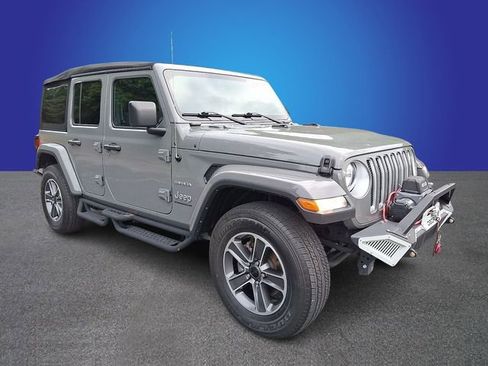 Used 2023 Jeep Wrangler Unlimited Sahara AWD/4WD image 3