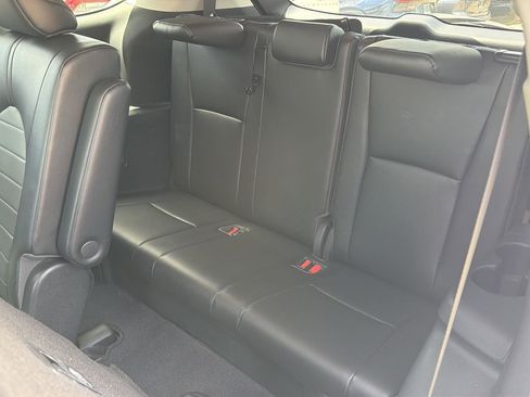 Used 2023 Toyota Highlander XLE FWD image 13