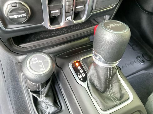 New 2025 Jeep Gladiator Sport image 35