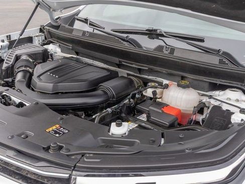 Certified 2024 Chevrolet Traverse LT AWD/4WD image 9