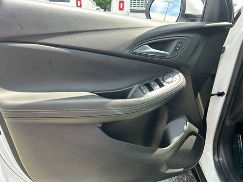 Used 2023 Buick Encore GX Preferred w/ Cold Weather Comfort Package FWD image 11