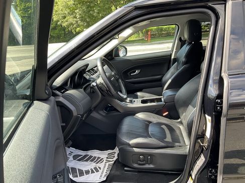 Used 2018 Land Rover Range Rover Evoque SE AWD/4WD image 18