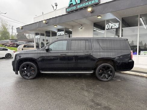 Used 2015 GMC Yukon XL SLE w/ Convenience Package AWD/4WD image 3