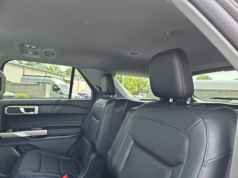 Certified 2023 Ford Explorer XLT w/ Equipment Group 202A AWD/4WD image 15