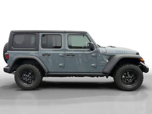 Used 2025 Jeep Wrangler Willys 4xe image 6
