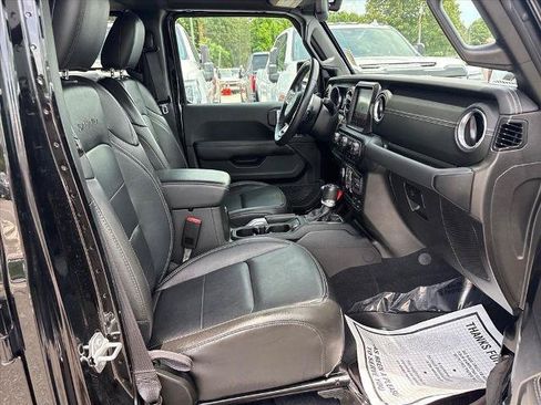 Used 2022 Jeep Wrangler Unlimited Sahara AWD/4WD image 7