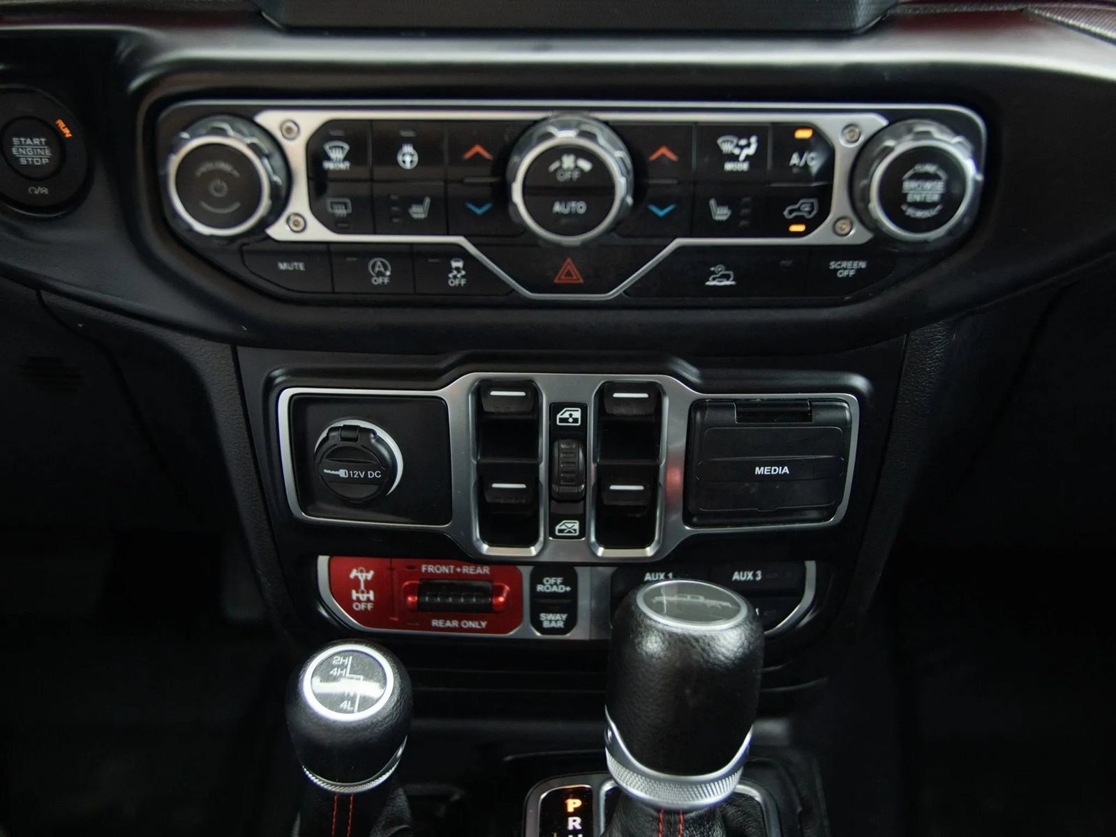 Used 2021 Jeep Gladiator Rubicon w/ Cold Weather Group AWD/4WD image 35