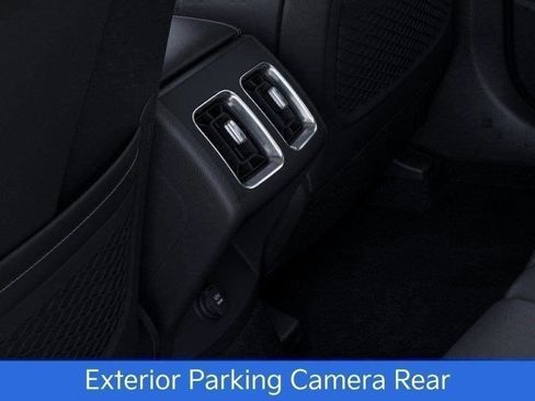 Used 2025 Kia Sorento S image 55