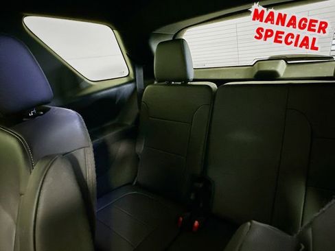 Used 2023 Chevrolet Traverse LT FWD image 27