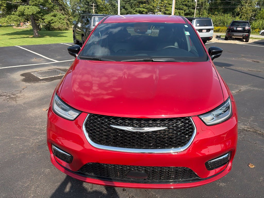 Certified 2025 Chrysler Pacifica Select FWD image 3