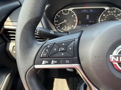 Used 2024 Nissan Altima 2.5 SV FWD image 12