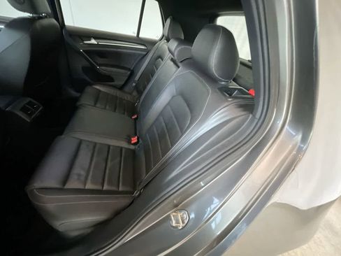 Used 2016 Volkswagen Golf R 4-Door image 21