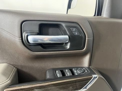 Used 2021 Chevrolet Silverado 1500 RST AWD/4WD image 13