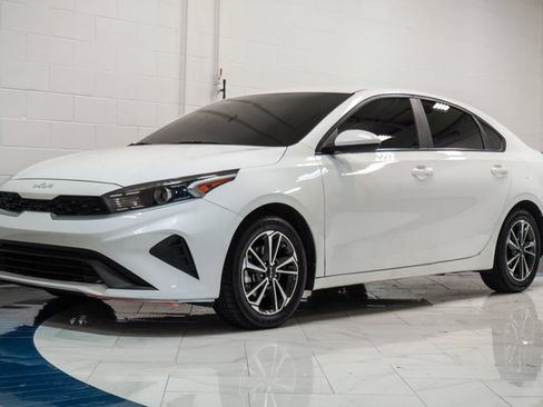 Used 2024 Kia Forte LXS FWD image 4