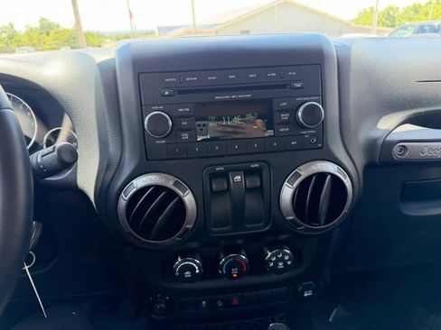 Used 2014 Jeep Wrangler Sport w/ Quick Order Package 24S AWD/4WD image 22