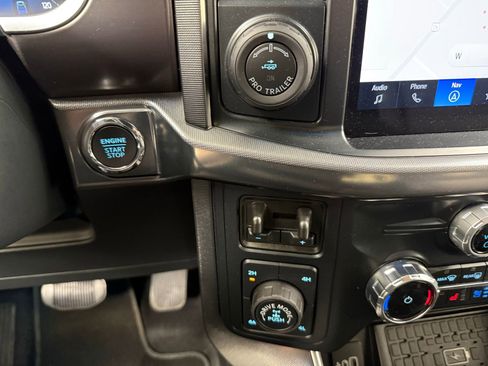 Used 2025 Ford F150 Platinum AWD/4WD image 26