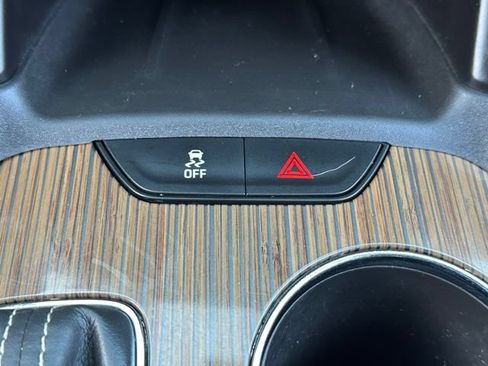 Used 2018 GMC Acadia SLE FWD image 32