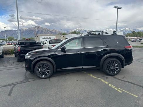 New 2026 Nissan Pathfinder SL w/ SL Premium Package AWD/4WD image 6