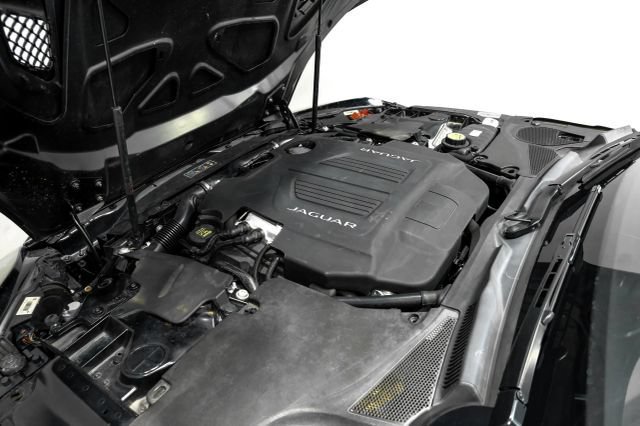 Used 2016 Jaguar F-TYPE R AWD/4WD image 46