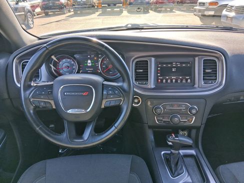 Used 2018 Dodge Charger SXT image 17