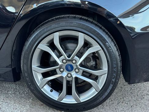 Used 2020 Ford Fusion SEL image 39