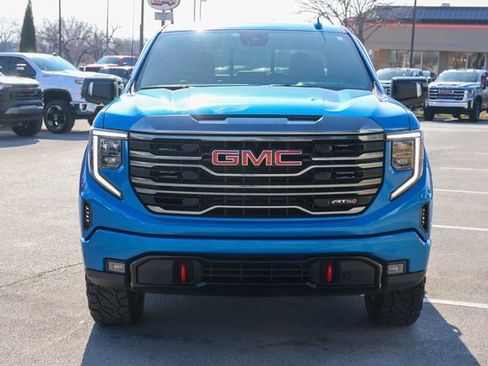 Used 2022 GMC Sierra 1500 AT4 w/ AT4 Preferred Package image 2
