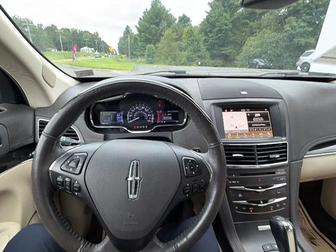 Used 2019 Lincoln MKT AWD image 41