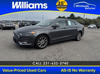 Used 2017 Ford Fusion SE w/ Fusion SE Technology Package image 1