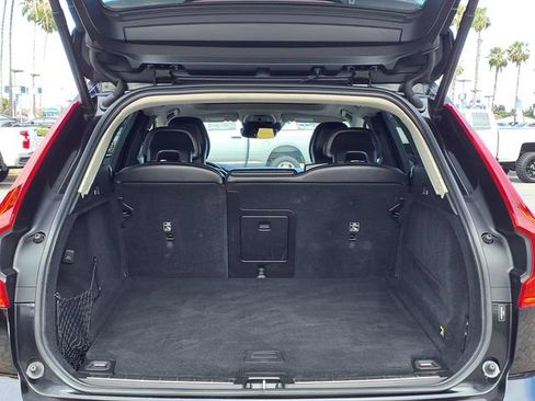 Used 2019 Volvo XC60 T6 Momentum w/ Protection Package Premier AWD/4WD image 7