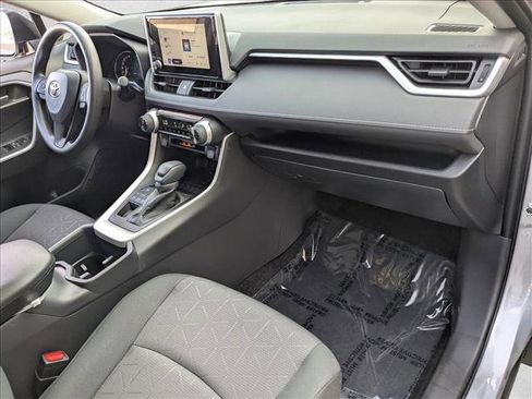 Used 2025 Toyota RAV4 XLE image 21