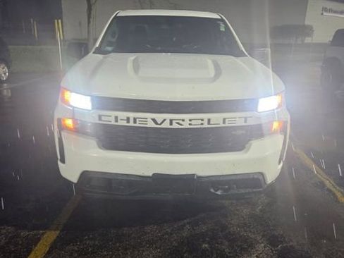 Used 2020 Chevrolet Silverado 1500 Custom w/ Custom Convenience Package AWD/4WD image 3
