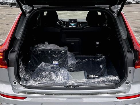 New 2026 Volvo XC60 T8 Ultra w/ Protection Package Premier AWD/4WD image 9