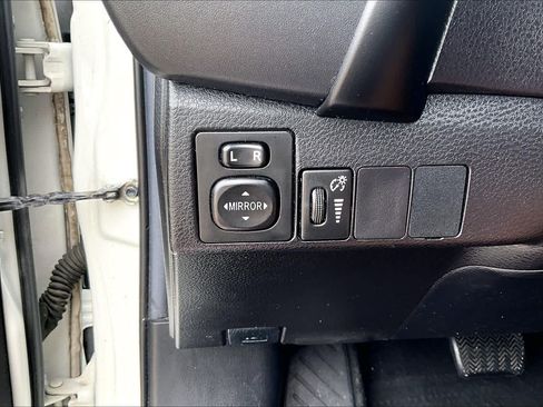Used 2018 Toyota Corolla LE FWD image 33