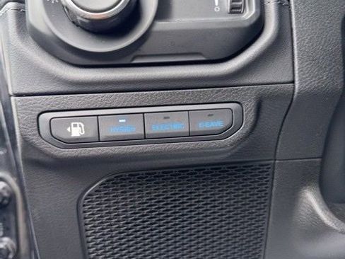 Used 2025 Jeep Wrangler Sahara 4xe image 9