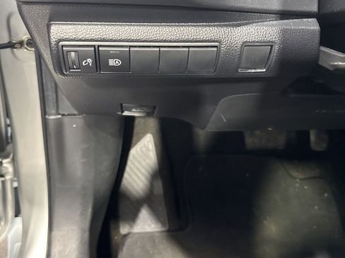 Used 2024 Toyota Corolla LE image 32