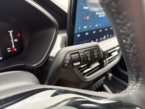 Certified 2023 Ford Escape SE w/ Class II Trailer Tow Package image 44