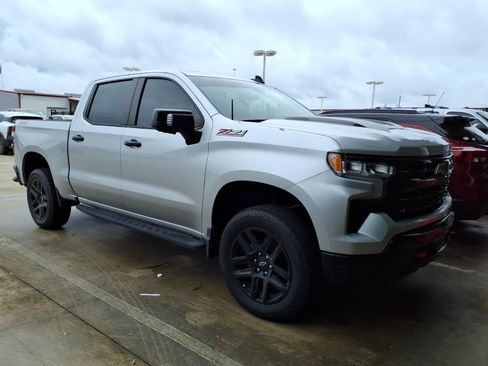 Used 2022 Chevrolet Silverado 1500 LT Trail Boss w/ LT Trail Boss Premium Package AWD/4WD image 1