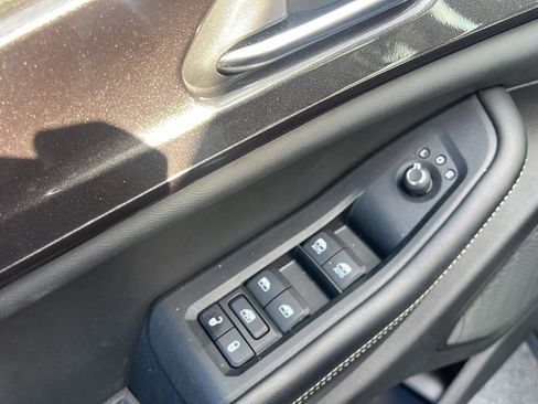 Used 2023 Jeep Grand Cherokee Altitude image 12