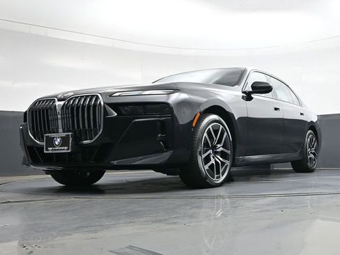 Used 2024 BMW 760i xDrive image 40