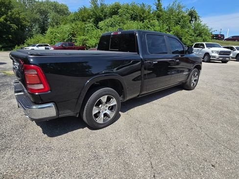 Used 2019 RAM 1500 Laramie AWD/4WD image 8