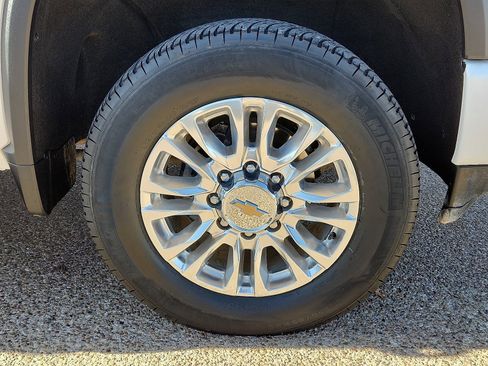 Used 2021 Chevrolet Silverado 2500 High Country w/ Technology Package image 7