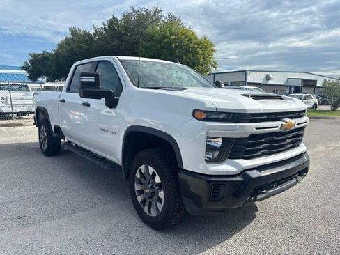 Used 2024 Chevrolet Silverado 2500 Custom w/ Custom Value Package AWD/4WD image 3